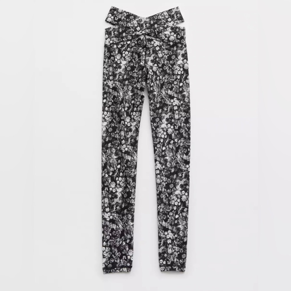 NWT OFFLINE By Aerie Real Me Crossover Cut Out Legging | Size: Small